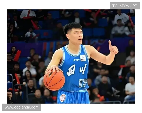 前CBA榜眼方佳晨试训北控 两年后表现平平 上赛季场均4分1篮板 前CBA榜眼方佳晨试训北控 两年后表现平平 上赛季场均4分1篮板